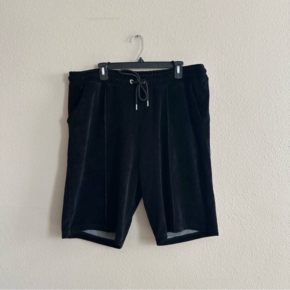 Boohoo Man Tall Elasticated Waist Pintuck Velour Shorts - Picture 1 of 6